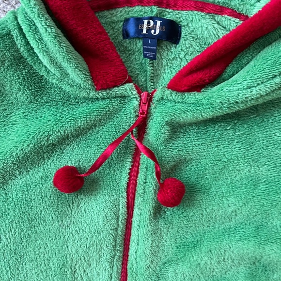 Women’s Large PJ Essentials Zippered Green Onesie With Hood Outlined In Red - Picture 7 of 8